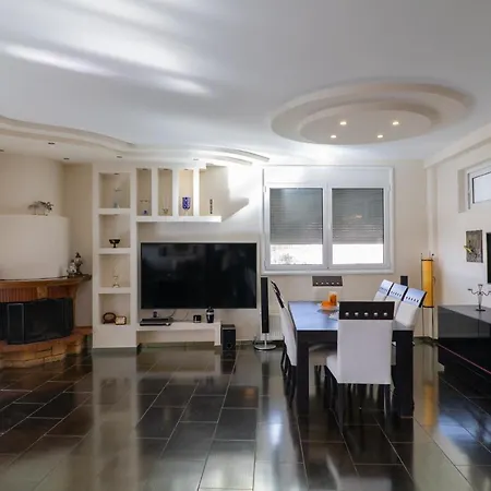 Willa Alpha Sea View With Pool