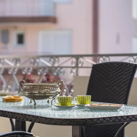 Alpha Sea View With Pool Willa