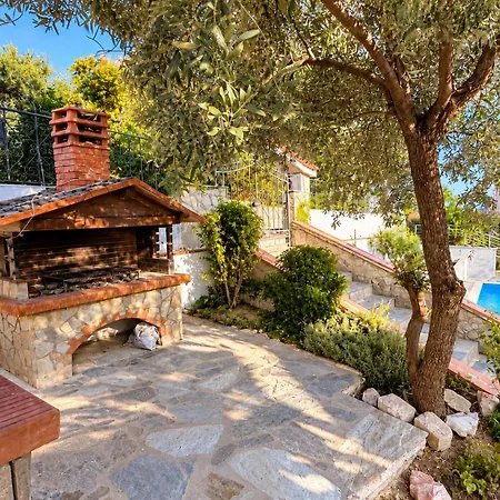 Sea View Complex With Shared Pool Volos