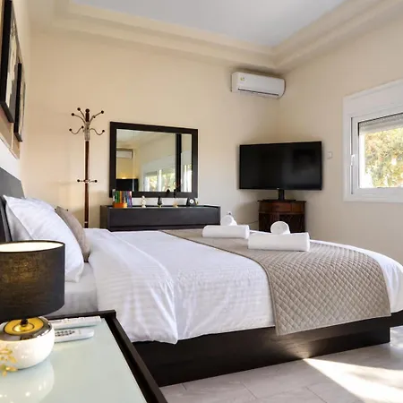Sea View Complex With Shared Pool * Volos
